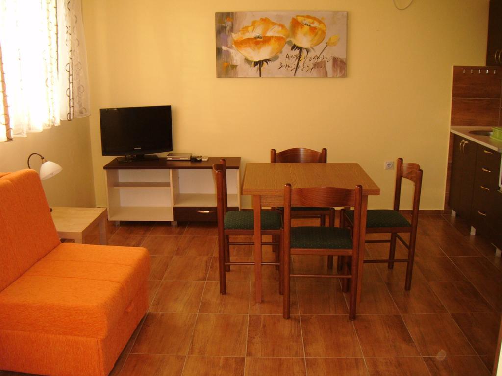 Apartments Bombona Utjeha-Bušat Chambre photo